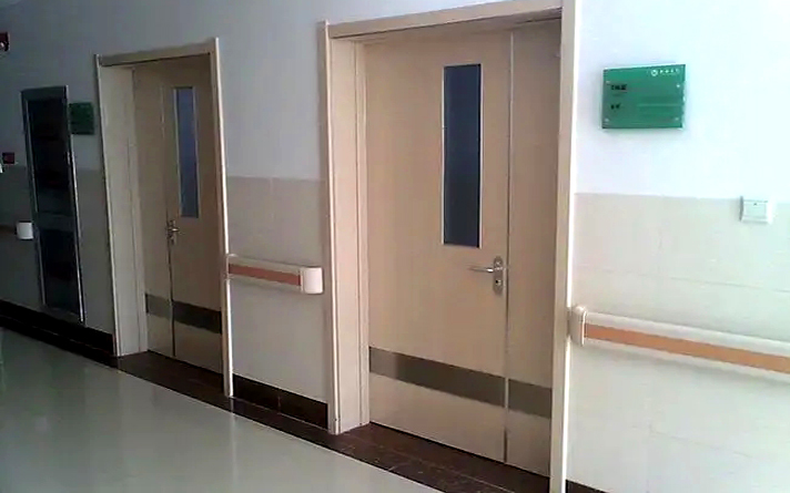 鋼質(zhì)門8分鐘被撬？?jī)?nèi)部竟然是紙！“假甲級(jí)”鋼質(zhì)門公開賣，趕緊看看你家的→