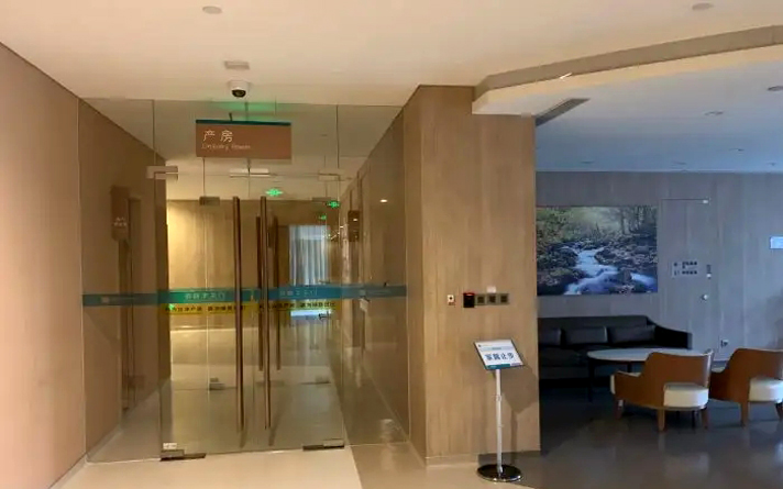 不銹鋼門廠家應如何把握產品發展方向