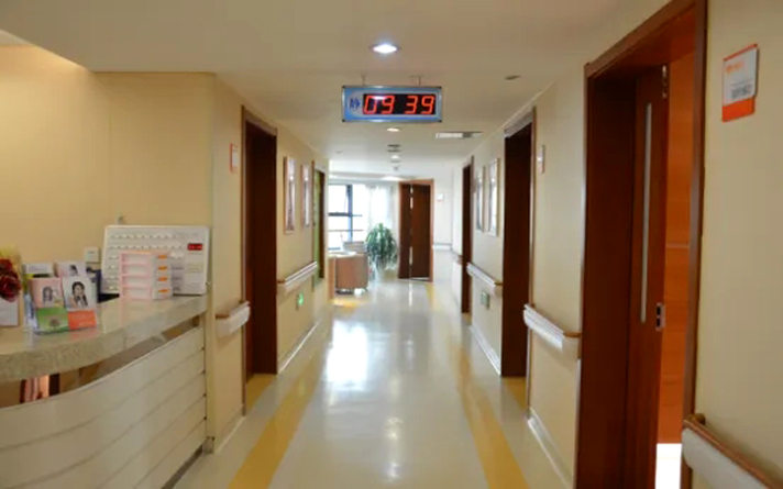 定制潔凈門要考慮下面幾點