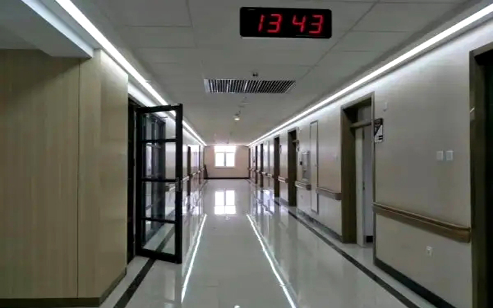 病房衛(wèi)生間門是什么做的